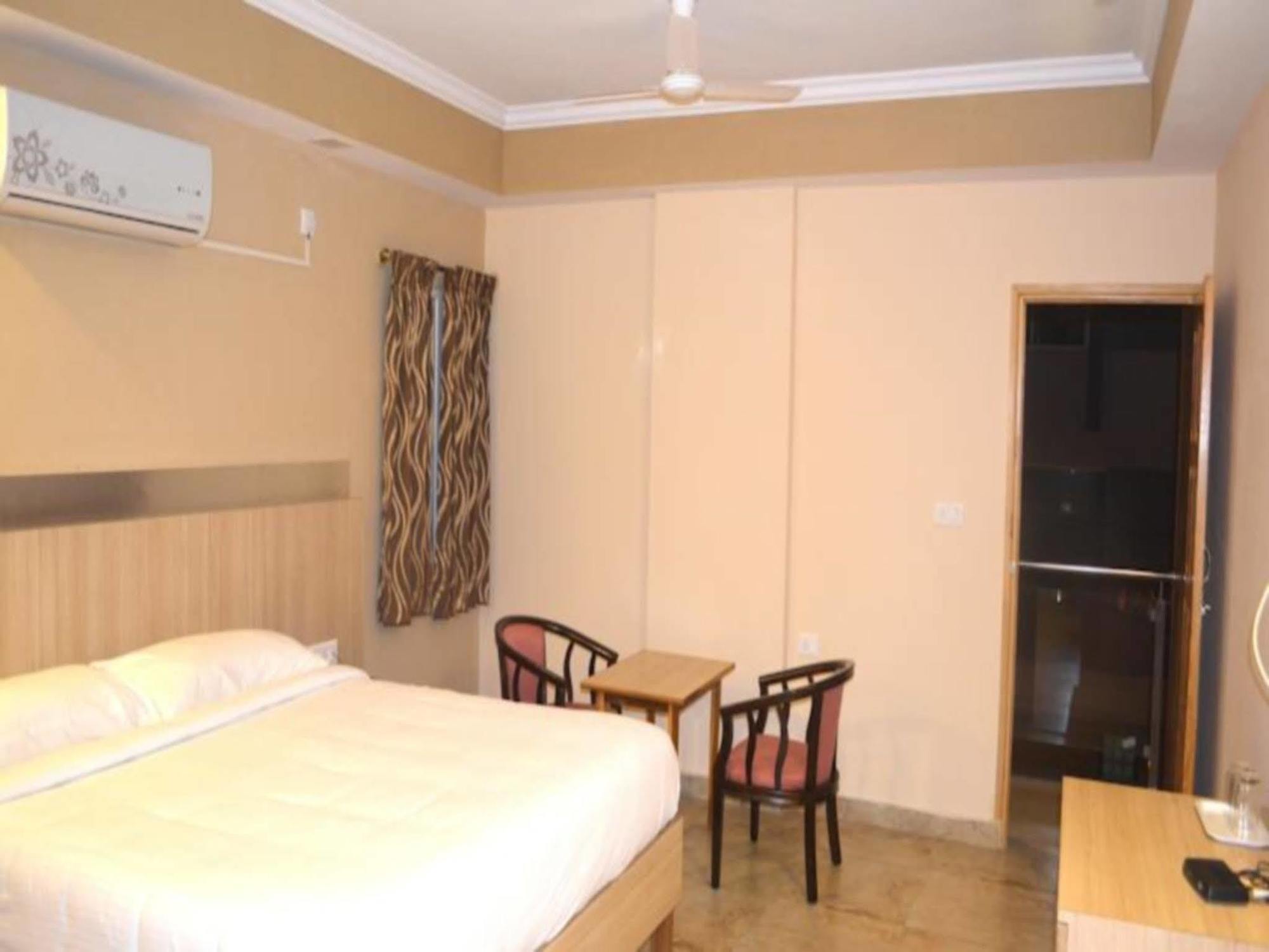 Hotel Royal Opera Μπανγκαλόρ Εξωτερικό φωτογραφία